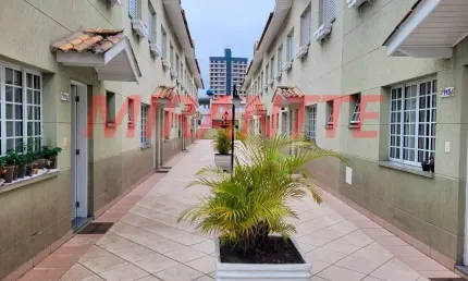 Cond. fechado de 160m² com 3 quartos em Vila Ester (Zona Norte)