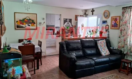 Cond. fechado de 182m² com 3 quartos em Santa Teresinha