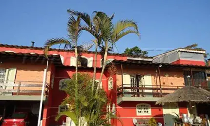 Cond. fechado de 200m² com 4 quartos em VILA MACHADO