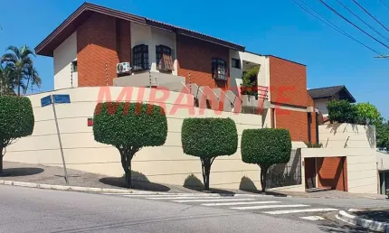 Sobrado de 332m² com 4 quartos em Barro Branco (Zona Norte)