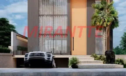 Cond. fechado de 470m² com 4 quartos em jardim floresta