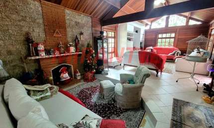 Casa terrea de 202.3m² com 3 quartos em Serra da Cantareira