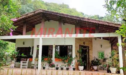Casa terrea de 320m² com 2 quartos em Serra da Cantareira