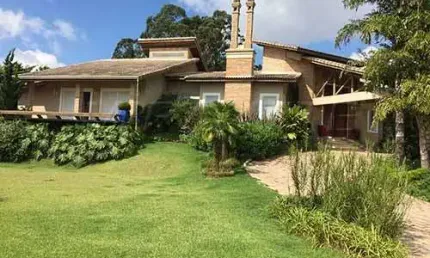 Casa terrea de 4000m² com 3 quartos em aldeia da serra