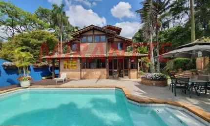 Sobrado de 400m² com 3 quartos em serra da cantareira