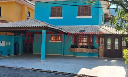 Cond. fechado de 300m² com 6 quartos em Pedra Branca