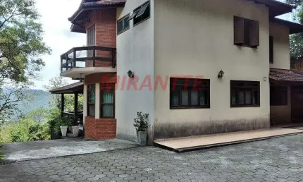 Sobrado de 300m² com 3 quartos em serra da cantareira