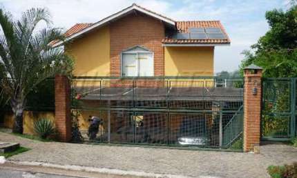 Sobrado com 4 quartos em Conjunto Residencial Prestes Maia