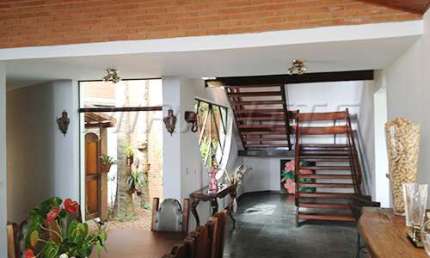 Casa com 5 quartos à venda na Rua João de Barro, Caxingui, São Paulo