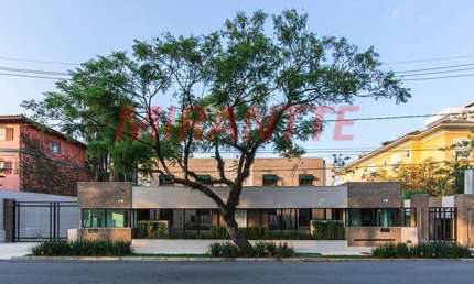 Cond. fechado de 437m² com 3 quartos em Alto de Pinheiros