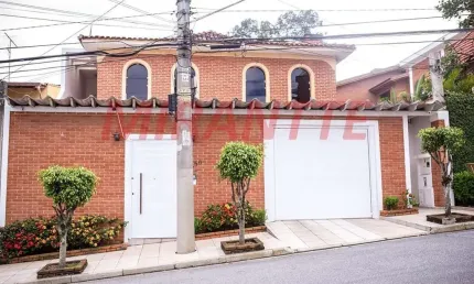 Sobrado de 319m² com 4 quartos em Barro Branco (Zona Norte)