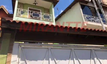 Sobrado de 207m² com 3 quartos em Jardim Flor da Montanha