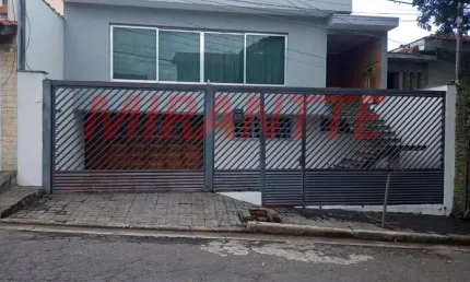 Sobrado de 219m² com 3 quartos em Jardim Santa Mena