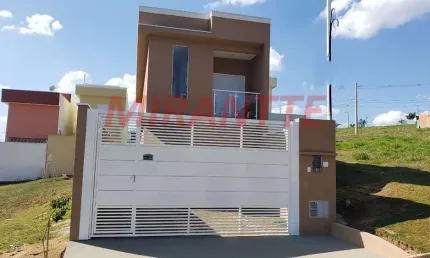 Sobrado de 135m² com 3 quartos em Villas do Jaguari