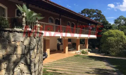 Sobrado de 440m² com 4 quartos em Serra da Cantareira