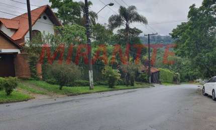 Sobrado de 500m² com 4 quartos em Serra da Cantareira