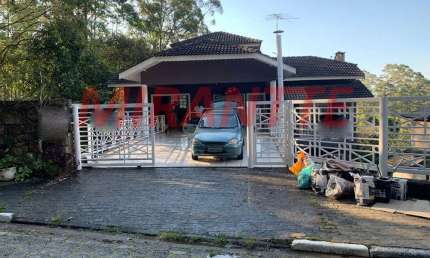 Sobrado de 350m² com 5 quartos em Serra da Cantareira
