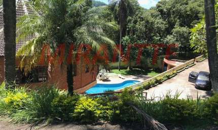 Sobrado de 700m² com 4 quartos em Serra da Cantareira
