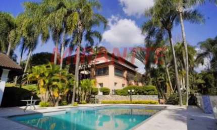 Sobrado de 1300m² com 5 quartos em Serra da Cantareira