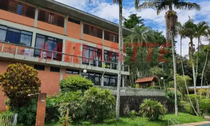 Sobrado de 1000m² com 10 quartos em Serra Da Cantareira
