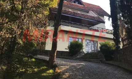 Sobrado de 900m² com 5 quartos em Serra da Cantareira
