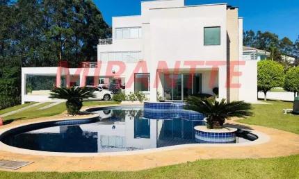 Sobrado de 650m² com 4 quartos em Serra da Cantareira