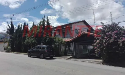 Sobrado de 600m² com 5 quartos em serra da cantareira
