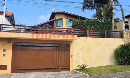Sobrado de 193m² com 3 quartos em Barreiro - Mairiporã