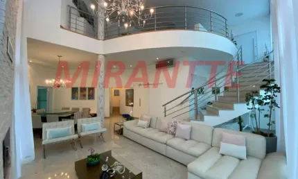 Sobrado de 660m² com 4 quartos em Serra da Cantareira