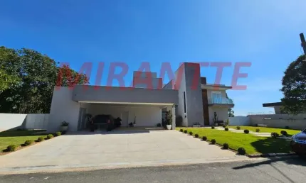 Sobrado de 350m² com 4 quartos em Serra da Cantareira