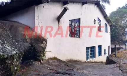 Chácara de 240m² com 6 quartos em Serra Da Cantareira
