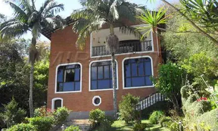 Sobrado de 3500m² com 5 quartos em Serra Da Cantareira