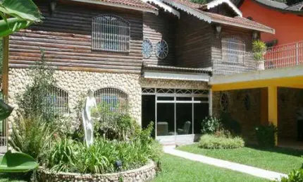 Sobrado de 764m² com 4 quartos em Serra da Cantareira