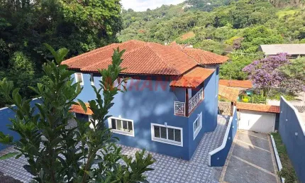 Sobrado de 320m² com 3 quartos em PARQUE PETROPOLIS