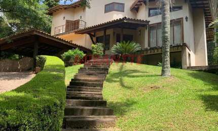 Sobrado de 364m² com 4 quartos em Serra da Cantareira