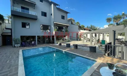 Sobrado de 290m² com 4 quartos em serra da cantareira
