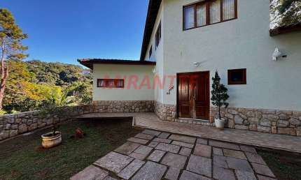 Sobrado de 317m² com 4 quartos em Serra da Cantareira