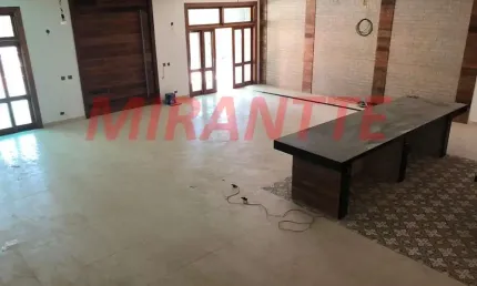 Sobrado de 560m² com 5 quartos em Serra da Cantareira