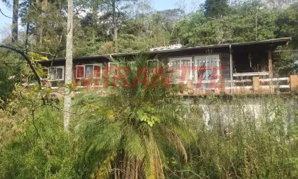 Casa terrea de 295m² com 4 quartos em serra da cantareira