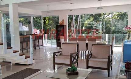 Cond. fechado de 270m² com 3 quartos em Serra da Cantareira