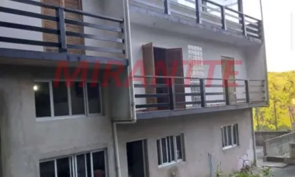 Cond. fechado de 450m² com 5 quartos em Serra da Cantareira