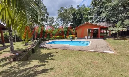 Cond. fechado de 272.23m² com 4 quartos em lago do imperador