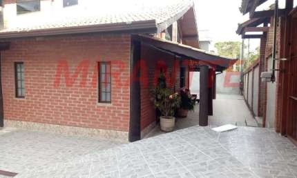 Cond. fechado de 305.85m² com 3 quartos em Barreiro