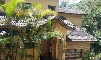 Sobrado de 350m² com 4 quartos em serra da cantareira