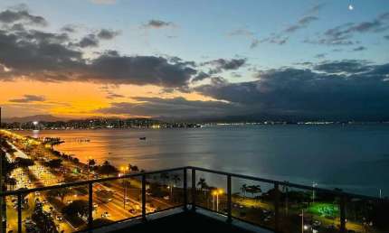 Apartamento com 3 quartos para alugar na Avenida Jornalista Rubens de Arruda Ramos, 2148, Beira Mar, Florianópolis