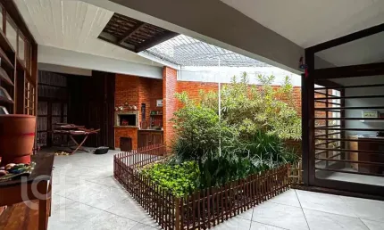Casa com 3 quartos à venda na Rua Professor Walter de Bona Castelan, 256, Córrego Grande, Florianópolis