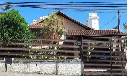 Casa com 3 quartos à venda na Rua Professora Antonieta de Barros, 631, Canto, Florianópolis