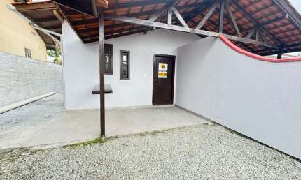 Casa em condomínio fechado com 2 quartos para alugar na Rua Raimundo Starosky, 786, Carianos, Florianópolis