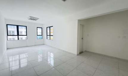 Sala comercial para alugar na Rua Lauro Linhares, 2123, Trindade, Florianópolis