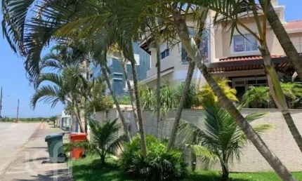 Casa em condomínio fechado com 2 quartos à venda na Rua Evangelina Tavares Moellmann, 116, Açores, Florianópolis